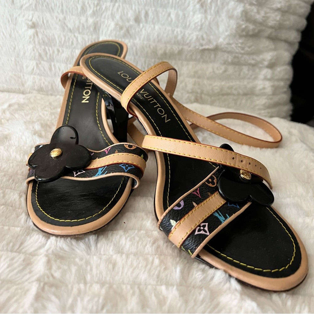 Louis Vuitton strap sandals. Adorable!!